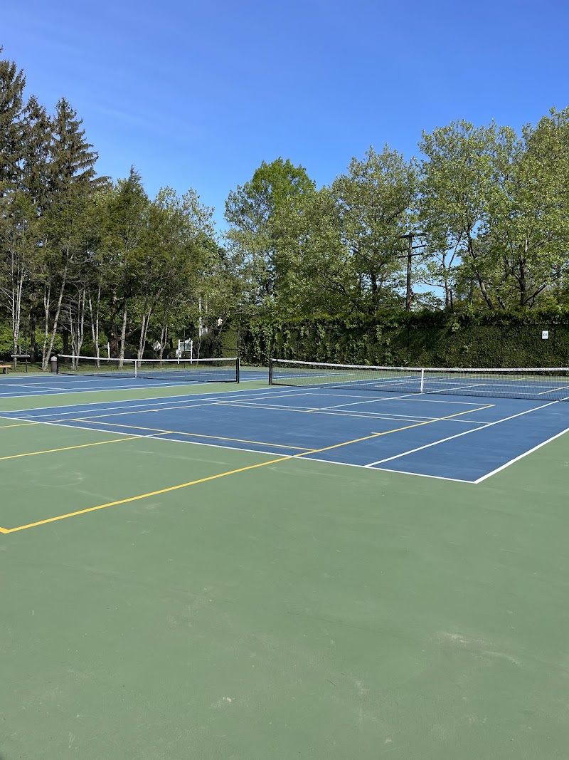 Village Park of Lake Success/Charles photo 1