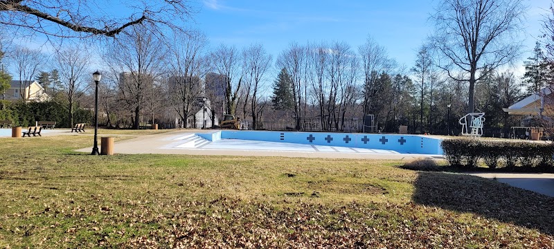 Village Park of Lake Success/Charles photo 5