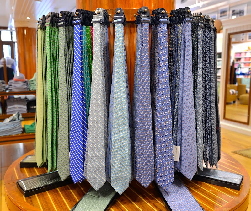 vineyard vines photo 4
