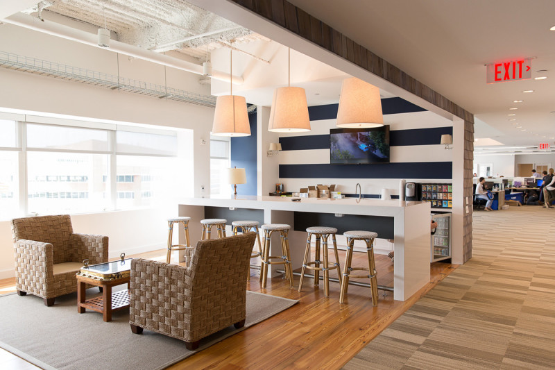 vineyard vines HQ photo 2