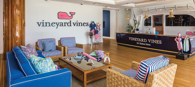 vineyard vines HQ photo 3