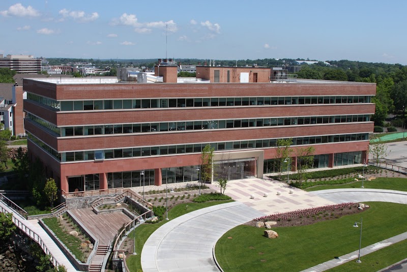 vineyard vines HQ photo 5