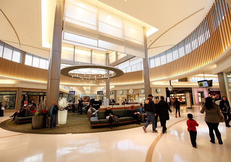 Walt Whitman Shops photo 3