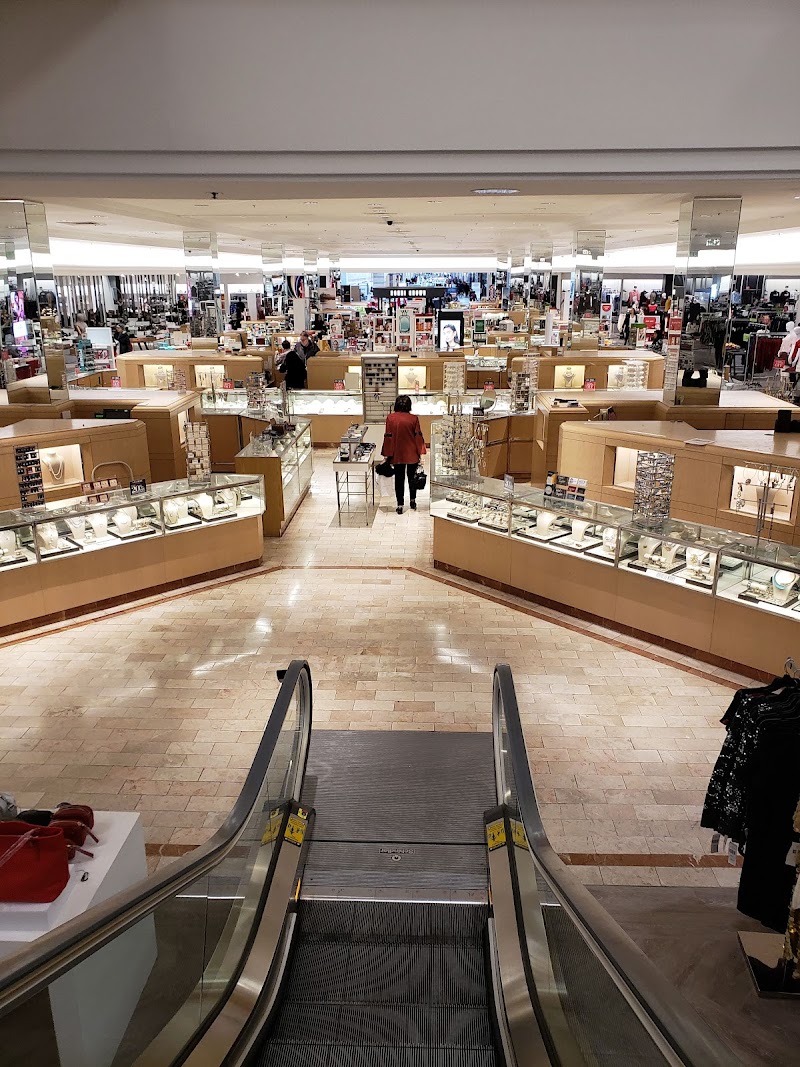 Walt Whitman Shops photo 5