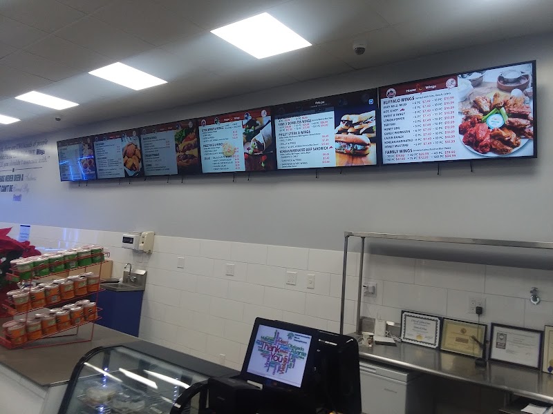 Wings Plus Deli photo 4
