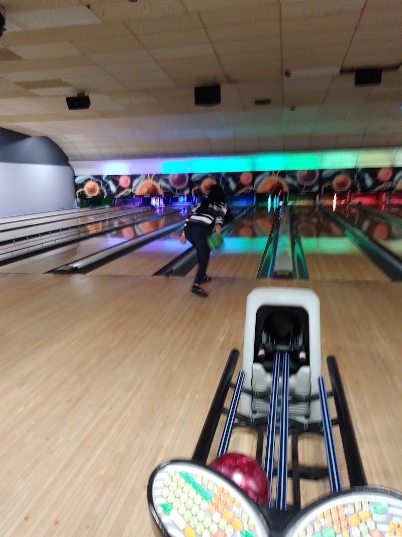 Woodmere Lanes photo 3