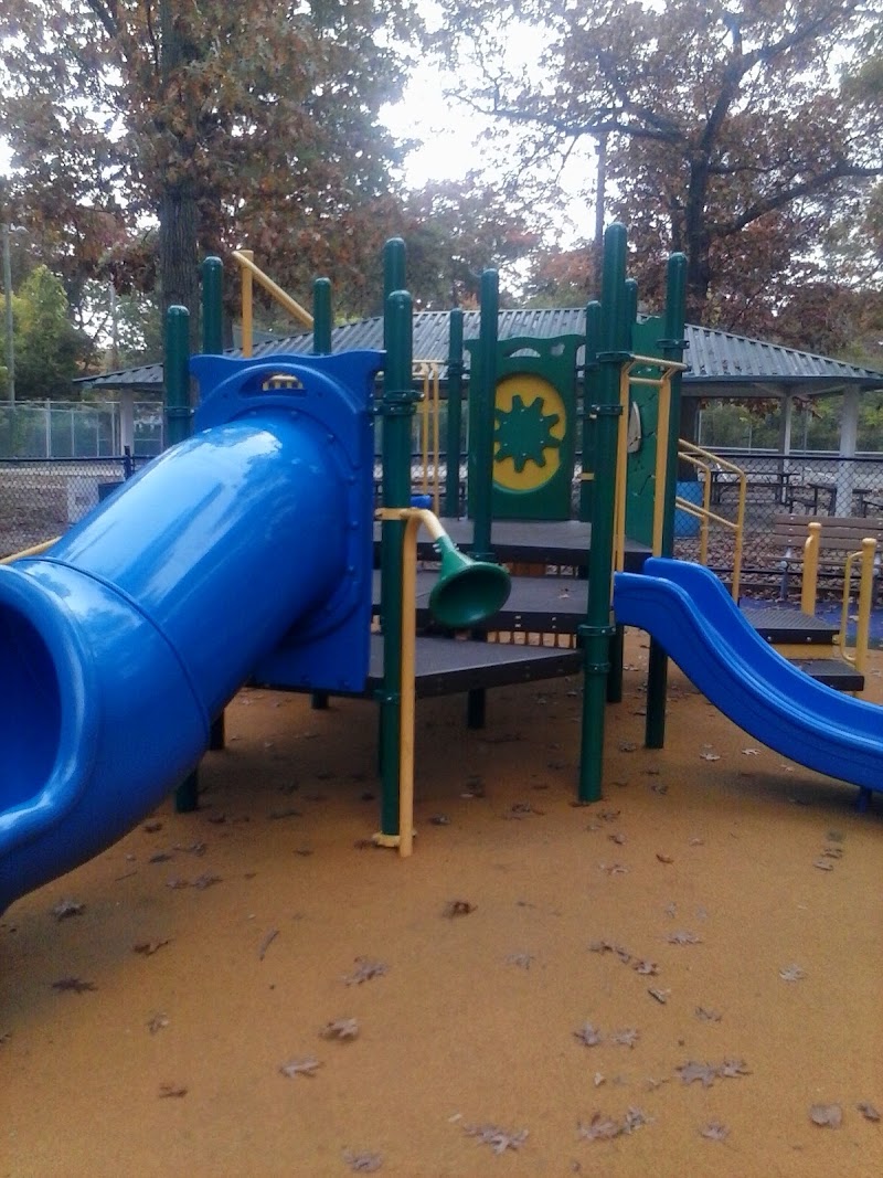 Wyandanch Park photo 3