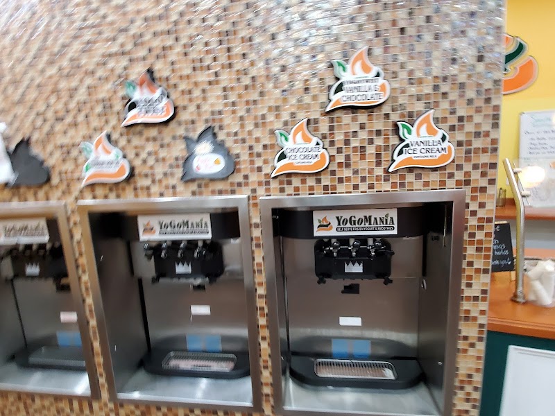 YoGoMania Frozen Yogurts, ACAI Bowls, Bubble Teas and Smoothies photo 5