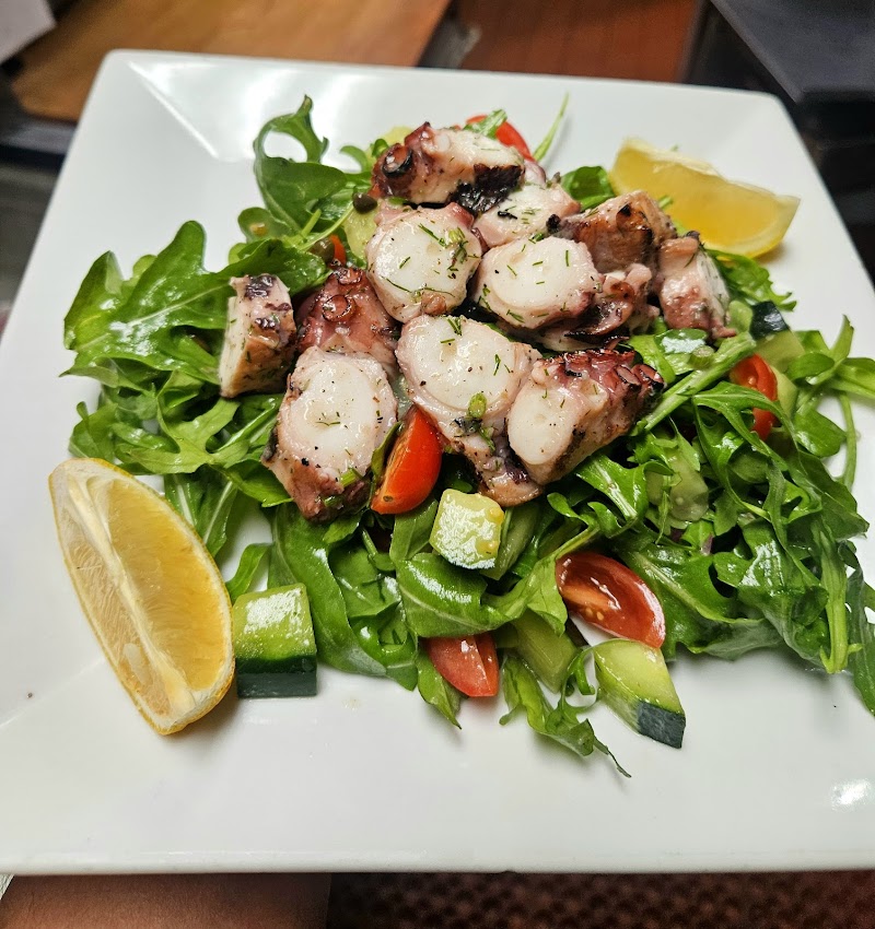 Yummy Gyro Restaurant photo 4