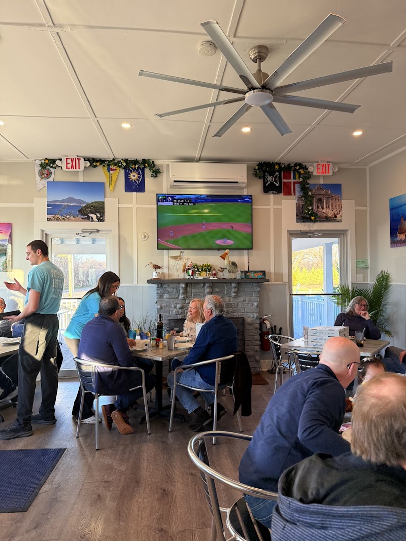 Zozo's On The Bay photo 5
